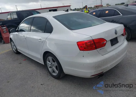 2014 Volkswagen Jetta 2.0L Tdi from USA, damaged, VIN 3VW3L7AJ8EM352748